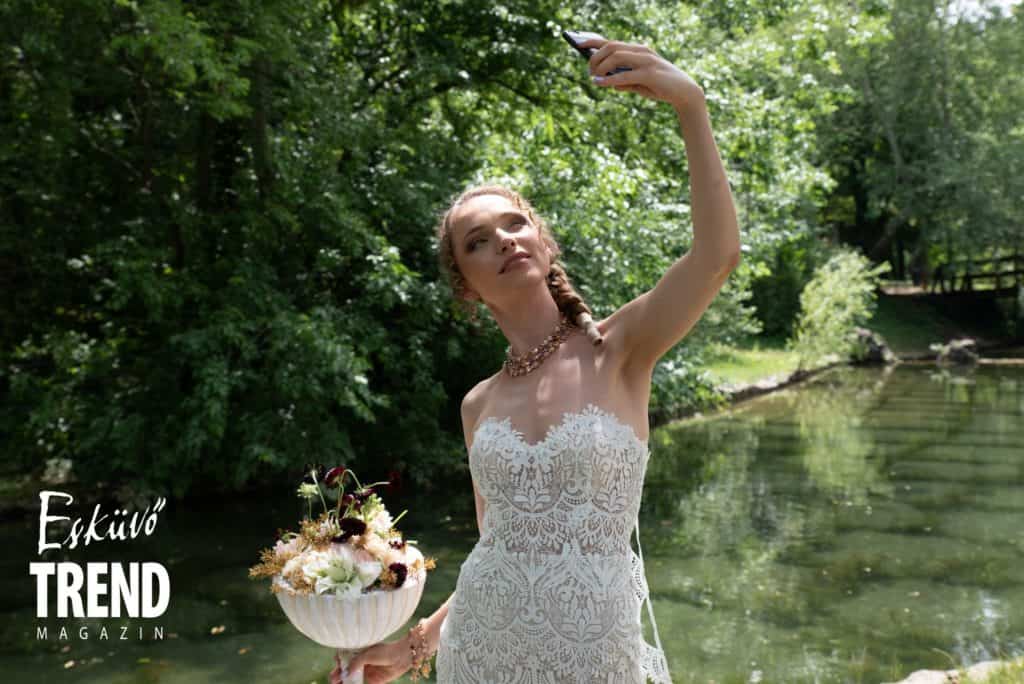 Dobos Evelin színművésznő az Esküvő Trend magazin fotózásán Tatán. Ruha: Madi Lane Bridal
