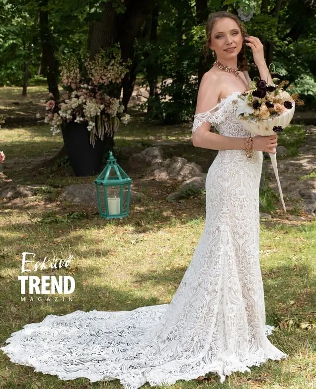 Dobos Evelin színművésznő az Esküvő Trend magazin fotózásán Tatán. Ruha: Madi Lane Bridal