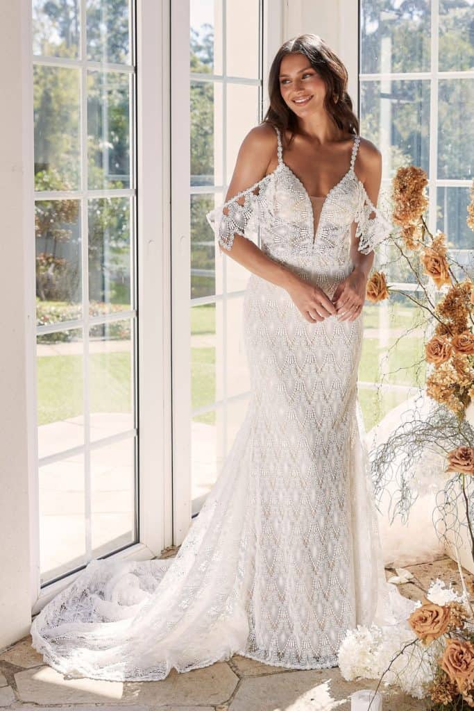 Spagetti pántos menyasszonyi ruha