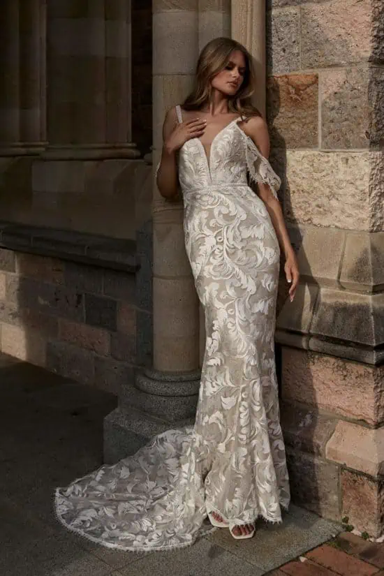 csipkés sellő menyasszonyi ruha