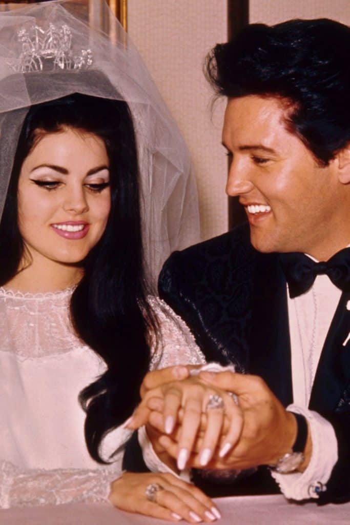 Elvis Presley és Priscilla Presley esküvői fotója Las Vegasban