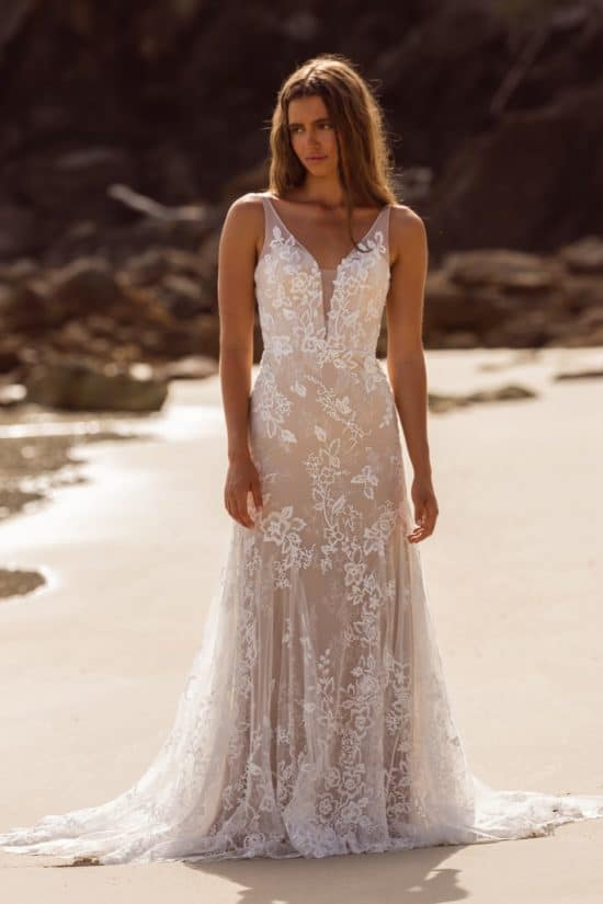 csipkés sellő menyasszonyi ruha