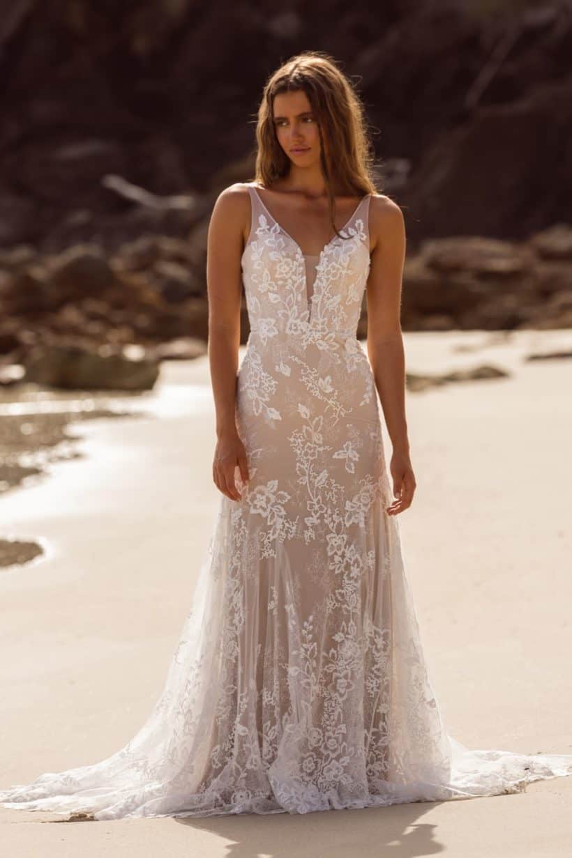 csipkés sellő menyasszonyi ruha