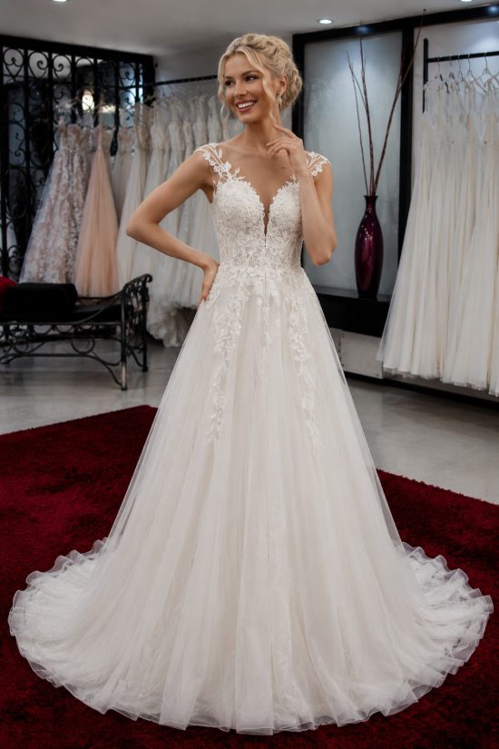 zárt nyakú szalagavató ruha