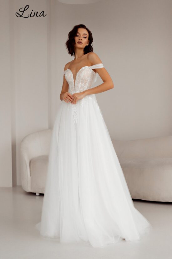 ejtett vállú szalagavató ruha