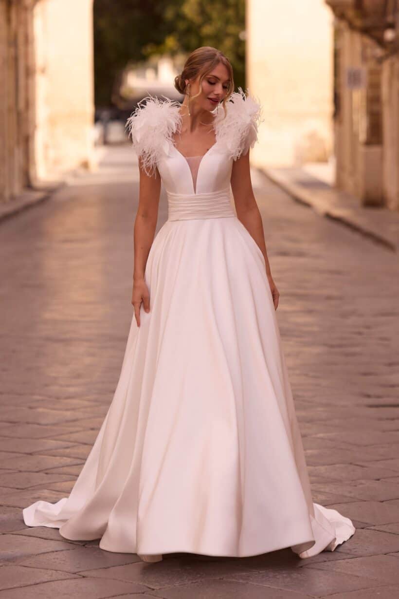 mikádó menyasszonyi ruha