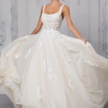 illúzió csipkés keringőruha