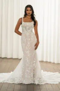 szögletes kivágású menyasszonyi ruha