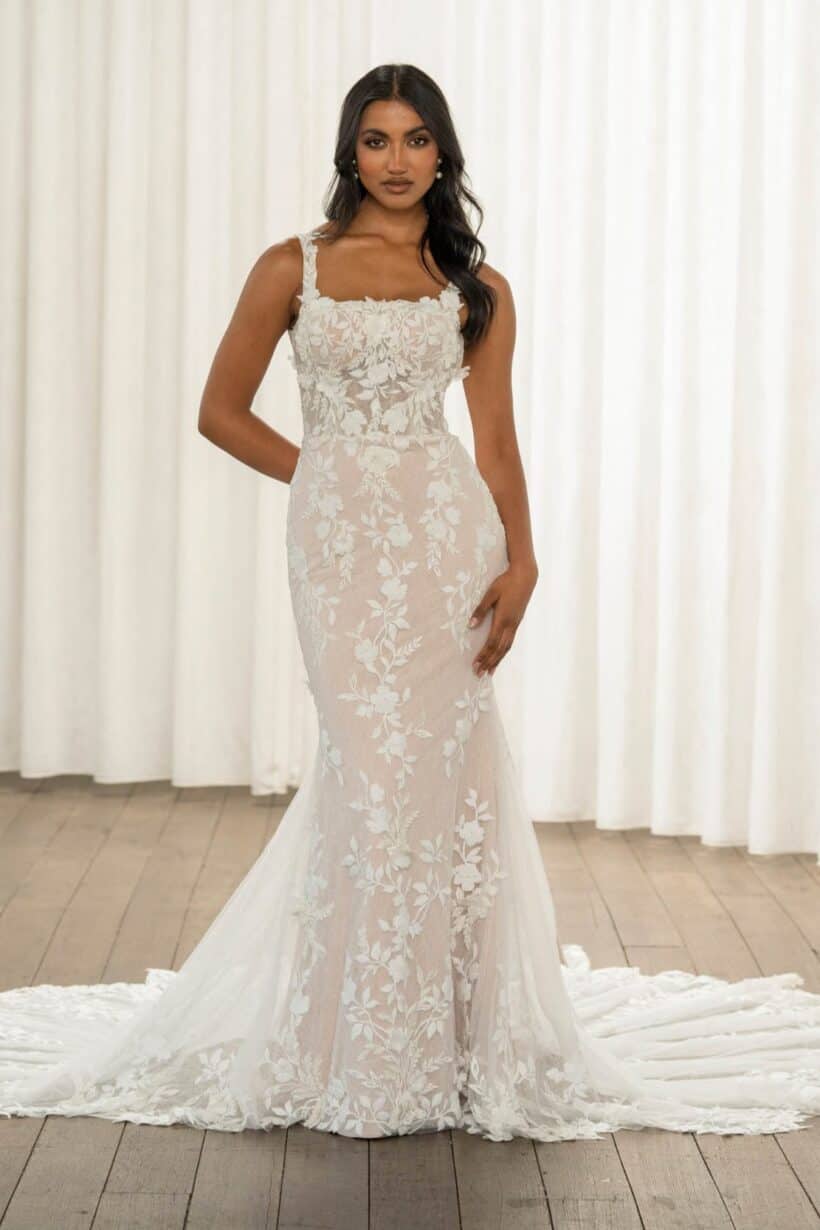 szögletes kivágású menyasszonyi ruha