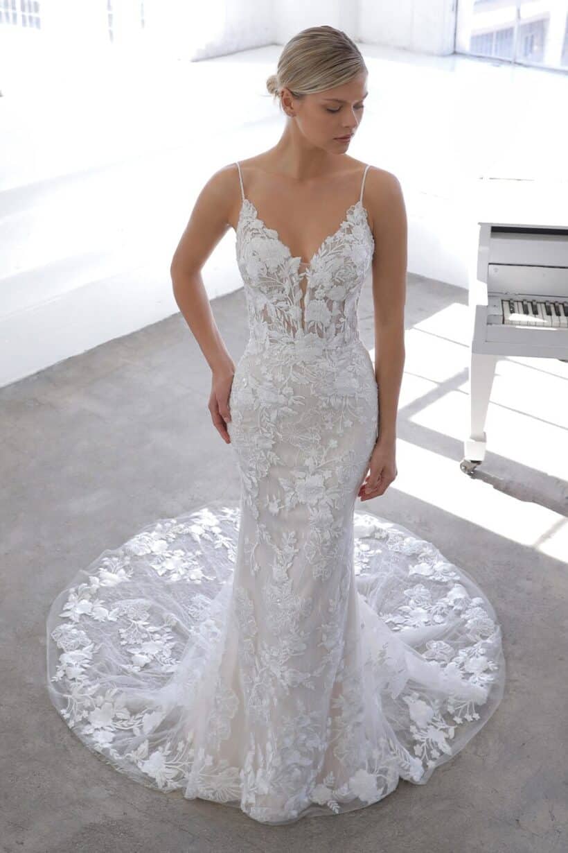 Blue_2021_Pro_Nicolina_Fro_Web-1035x1380 Enzoani Nicolina