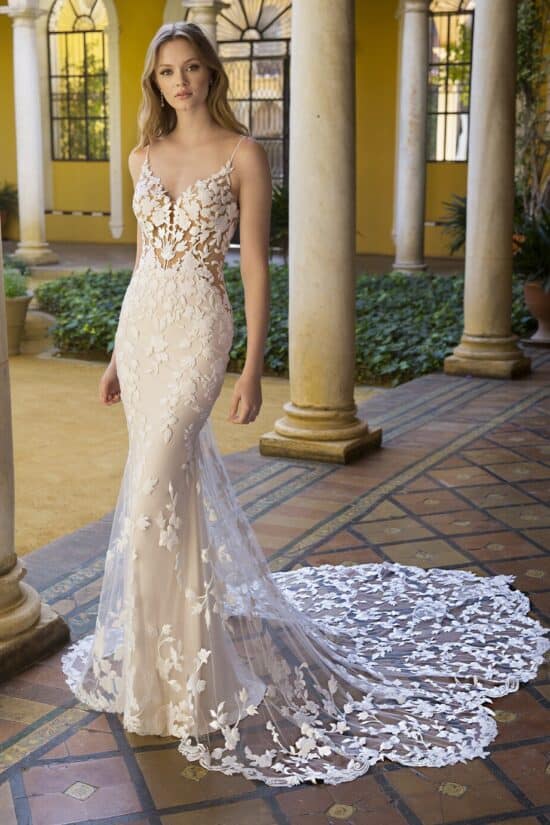 Csipkés 53 Enzoani Petal