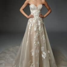 ELYSEE_2020_Pro_Hyacinthe_Fro_Web Enzoani Hyacinthe – Pántnélküli A-vonalú csipke esküvői ruha virágmotívummal