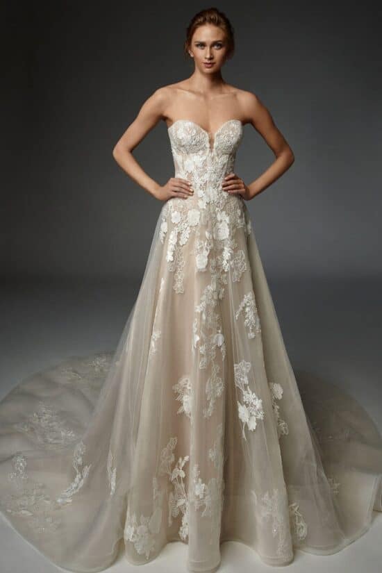 Csipkés 69 Enzoani Hyacinthe – Pántnélküli A-vonalú csipke esküvői ruha virágmotívummal