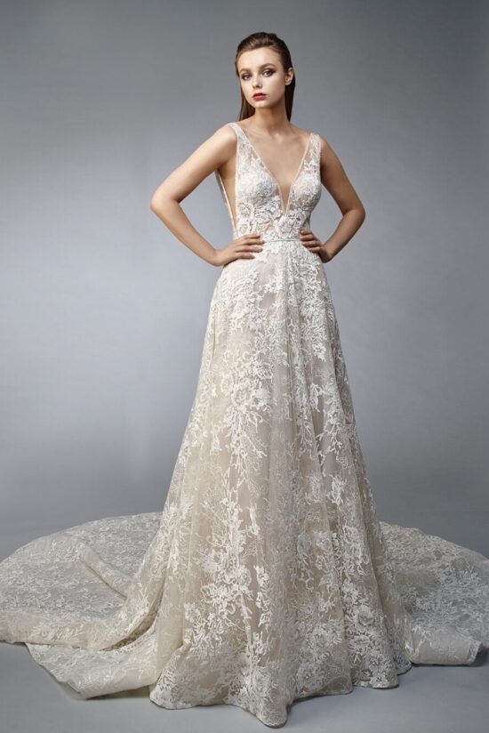 Csipkés 61 Enzoani Nirvana – Szexi A-vonalú esküvői ruha mély dekoltázzsal