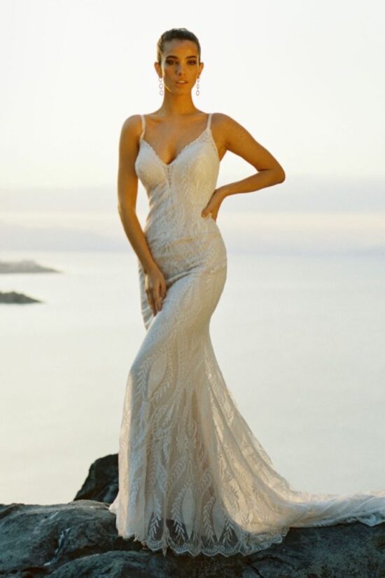 Csipkés 86 Allure Bridals F211 Finley