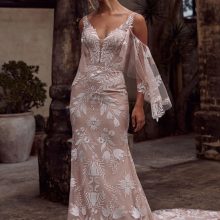 Színes esküvői ruha - Ember