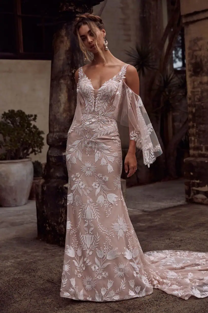 Színes esküvői ruha - Ember