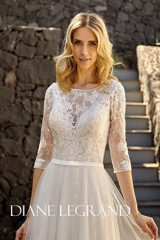 nagymeretu-eskuvoi-ruha-Diane-Legrand-7528-menyasszonyi-ruha-front-2