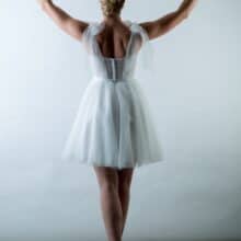 csillogó, több rétegű tüll finom mozgással.