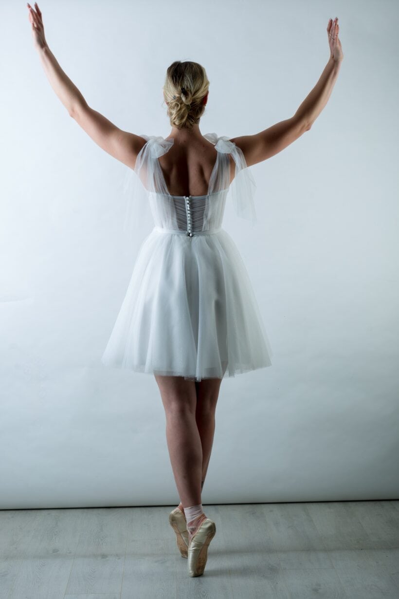 csillogó, több rétegű tüll finom mozgással.