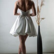 Naomi-4 karakteres menyasszonyi megjelenés polgári szertartásra.