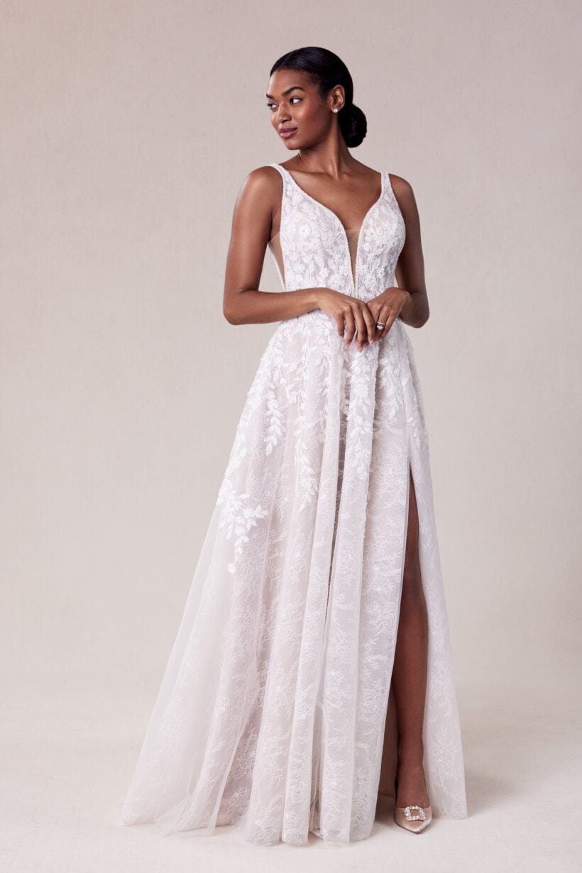 3D virágos menyasszonyi ruha