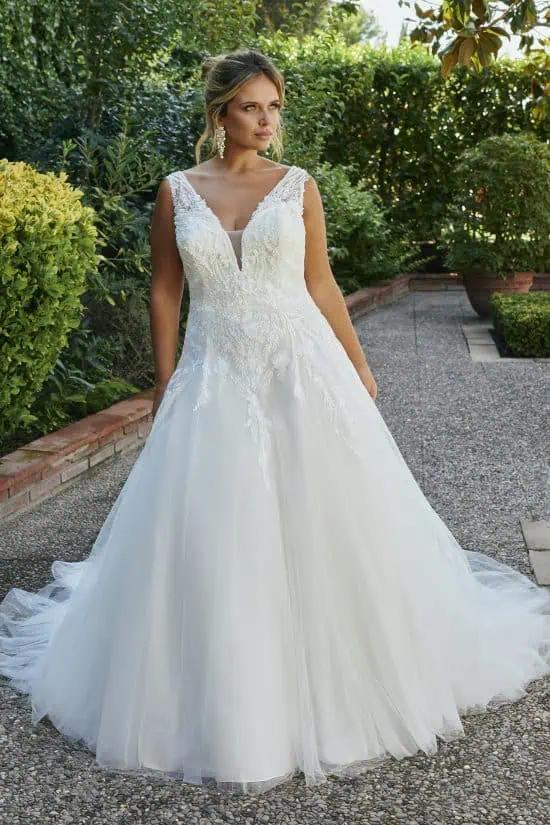 Plus size esküvői ruha puffos ujjal