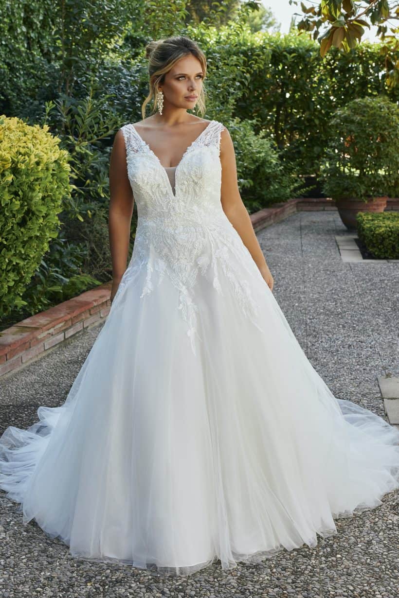 Plus size esküvői ruha puffos ujjal