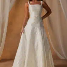 NORMANDY_1 Mikádó menyasszonyi ruha Fit&Flare szabással.