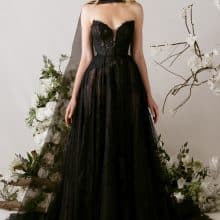 Fekete menyasszonyi ruha