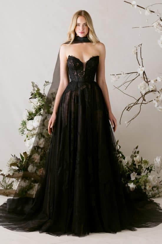 Fekete menyasszonyi ruha