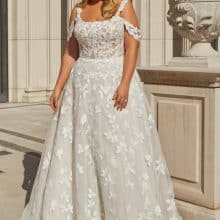 3436_0200 A-vonalú hímzett plus size menyasszonyi ruha