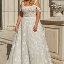 A-vonalú hímzett plus size menyasszonyi ruha