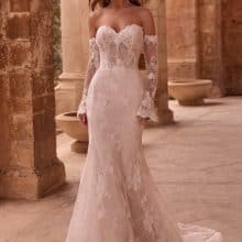 53057 csipkés fit and flare menyasszonyi ruha