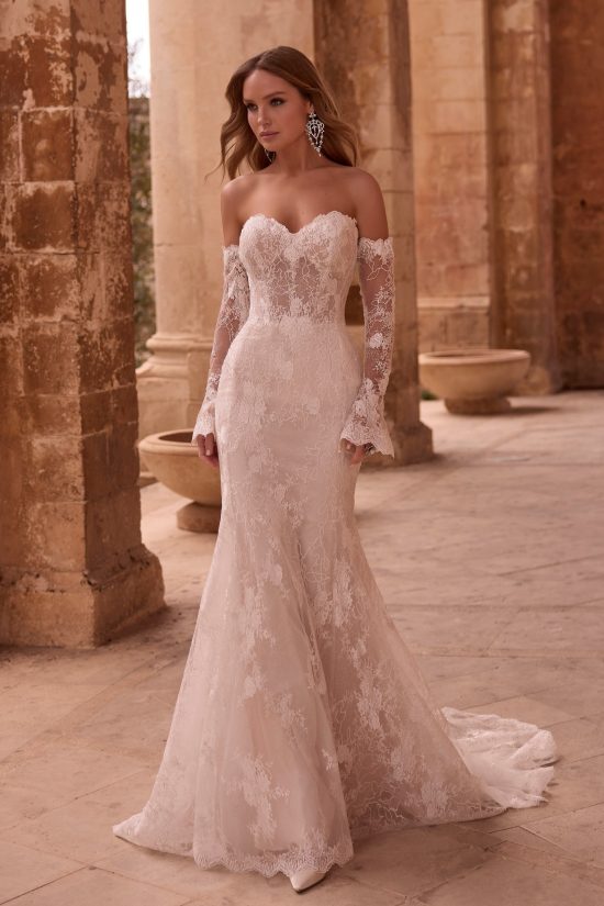 Csipkés 3 csipkés fit and flare menyasszonyi ruha