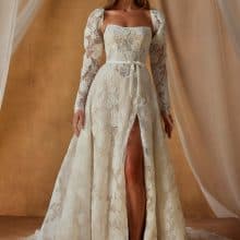 Basque derekú menyasszonyi ruha