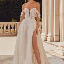 A-vonalú tüll menyasszonyi ruha 3D csipkével