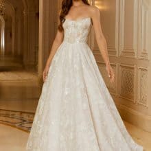 A vonal menyasszonyi ruha fűzős felsőrésszel