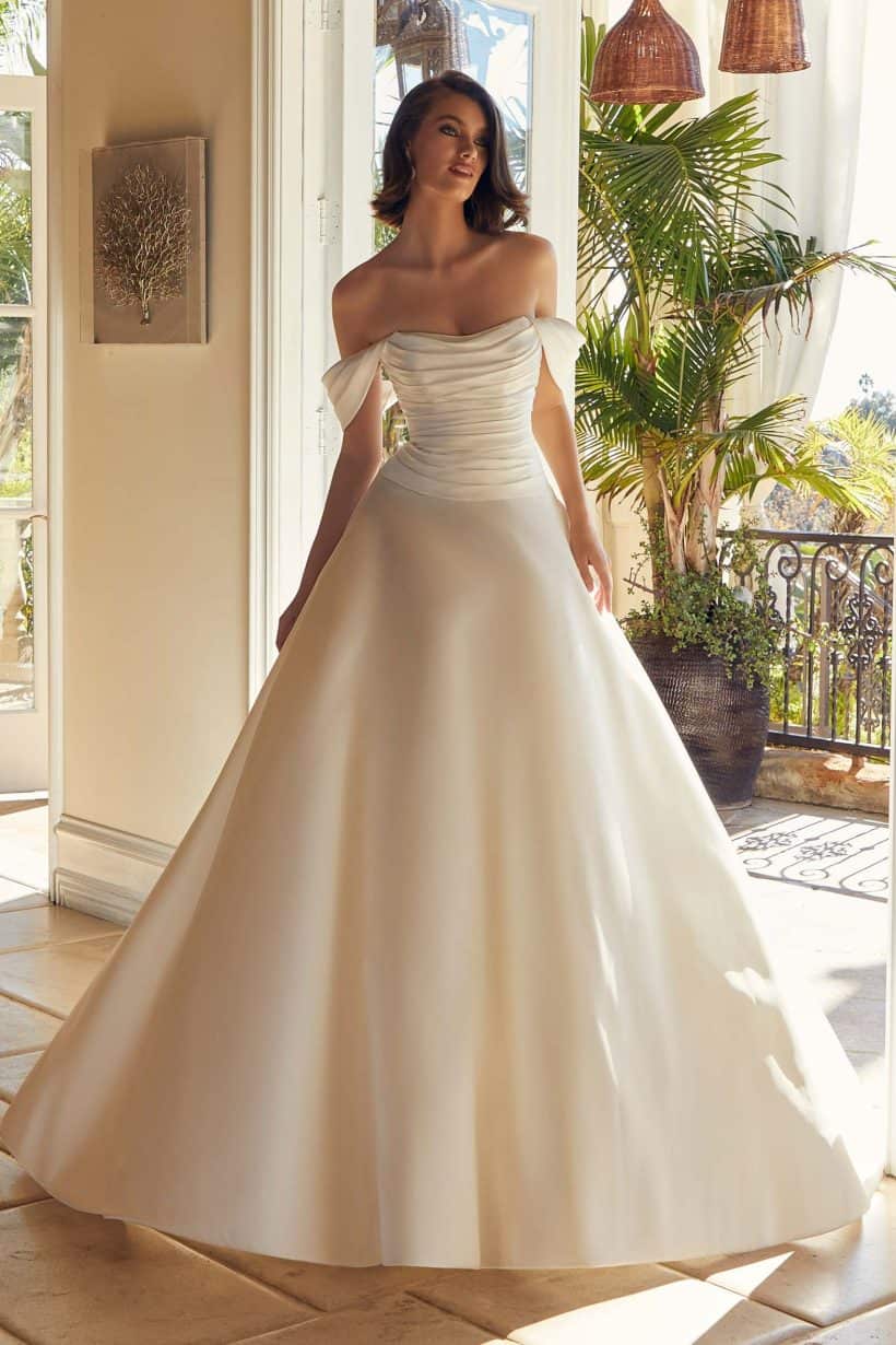 szatén hercegnős menyasszonyi ruha