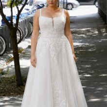 3373-1 Morilee Hannah – Nagy Méretű Esküvői Ruha Bohó Romantikával