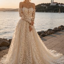 Bohém A-vonalú menyasszonyi ruha – Madi Lane Laiya